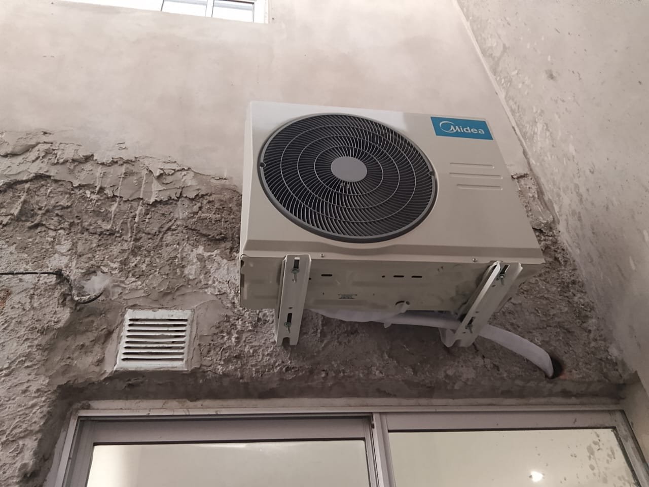 Instalación y reparación de aire acondicionado